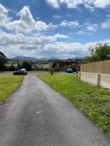 Apartamento Nik En Casa Chalet Con Parking Y Jardin *