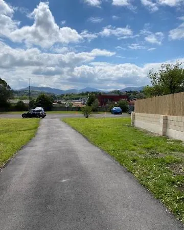 Apartamento Nik En Casa Chalet Con Parking Y Jardin *