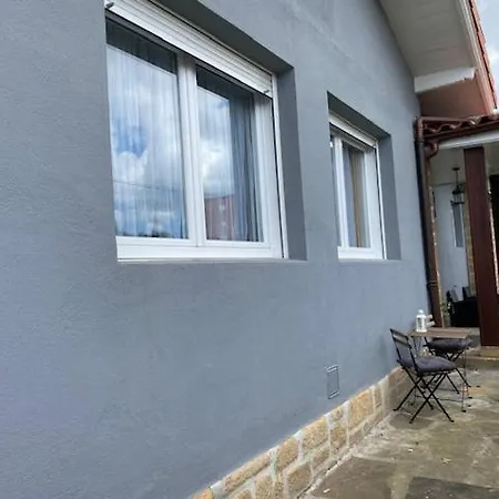 Lägenhet Apartamento Nik En Casa Chalet Con Parking Y Jardin *