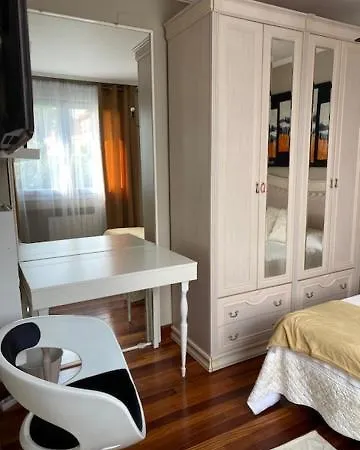 Apartamento Nik En Casa Chalet Con Parking Y Jardin Apartment *